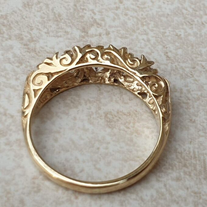 Graduating Paste Five Stone Ring in 9ct Gold,  a UK I 1/2 or a US 4 3/4.