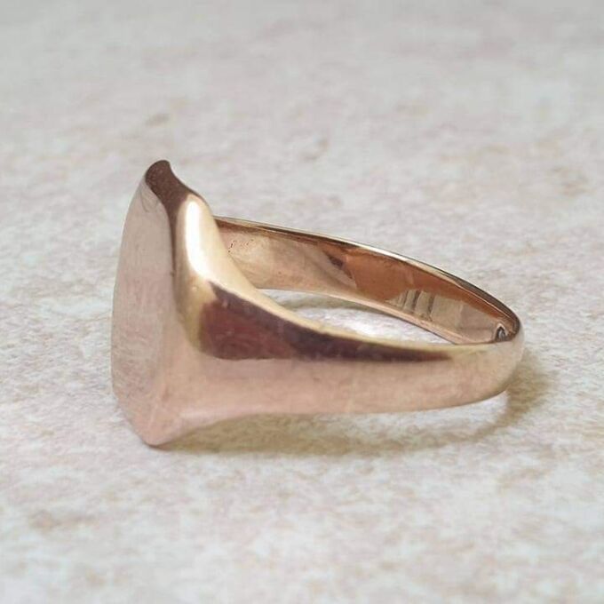 Simple Signet Ring in 9ct Gold.