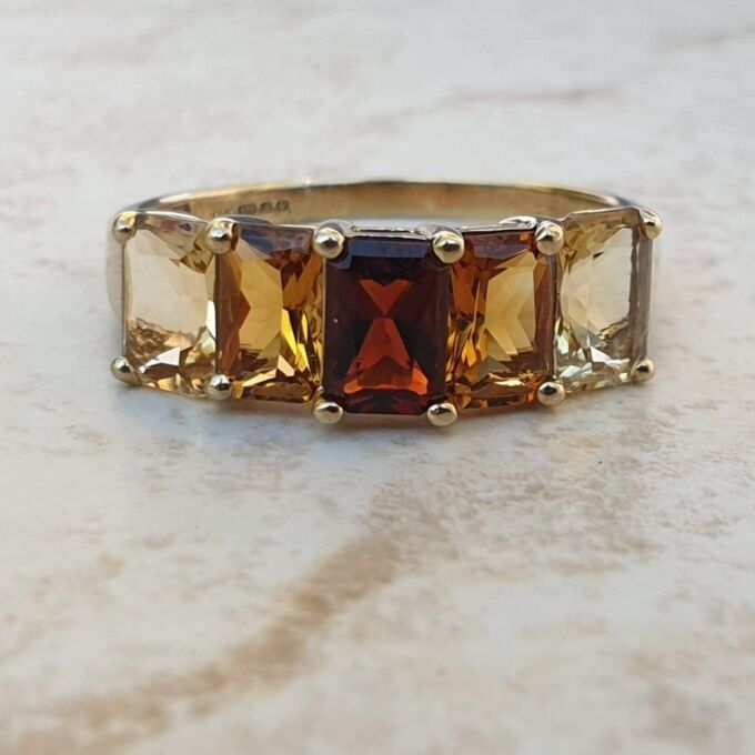 Garnet and Citrine Five Stone Ring in 9ct Gold,  a UK P 1/2 or a US 8 1/4.