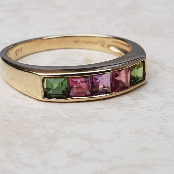Multi Colour Tourmaline and Amethyst Ring in 9ct Gold, a UK N 1/2 or a US 7 1/4.