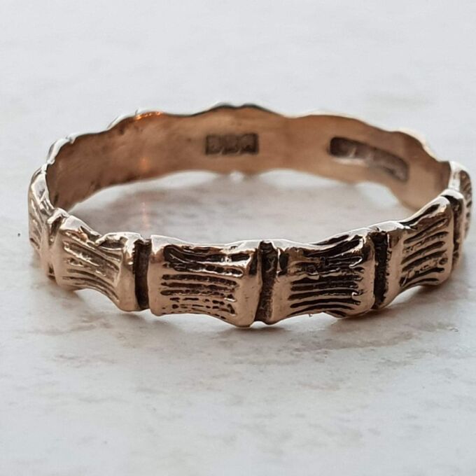 Vintage Bamboo Patterned Band in 9ct Gold, a UK (almost) N or a US 6 3/4.
