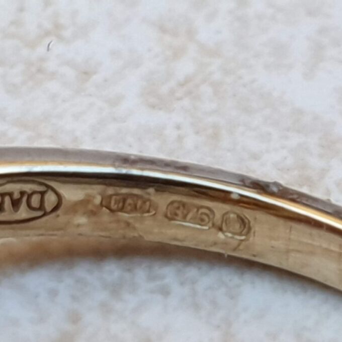 Vibrant Sunshine Yellow Paste Ring in 9ct Gold,  a UK O or a US 7 1/2.