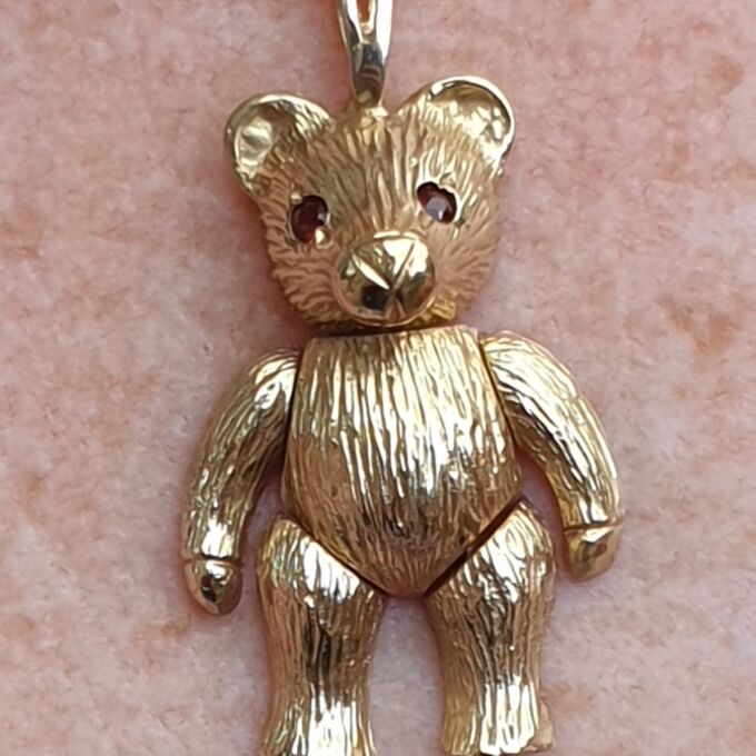 Large Teddy Bear in 9ct Gold