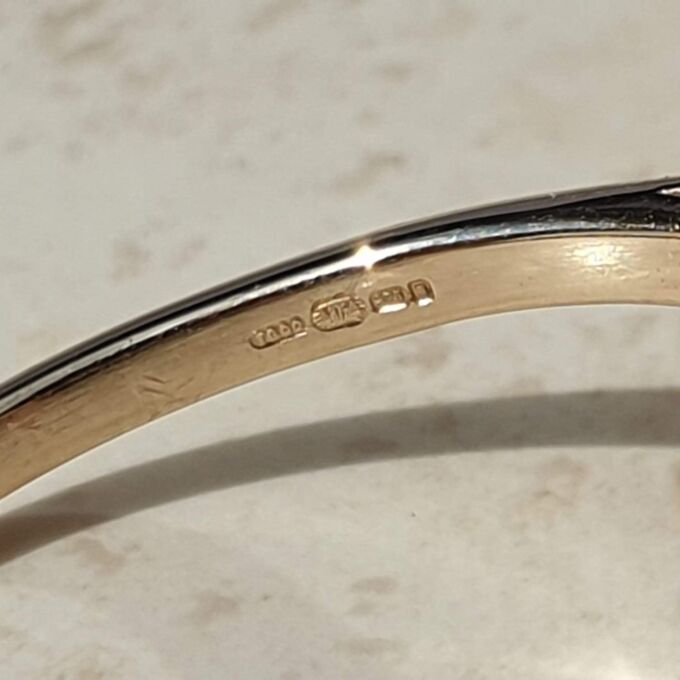 Huge Oval Prasiolite Ring in 9ct Gold,  a UK O 1/2 or a US 7 3/4.