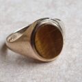 Tigers Eye Signet Ring in 9ct Gold, a UK P 1/2 or a US 8