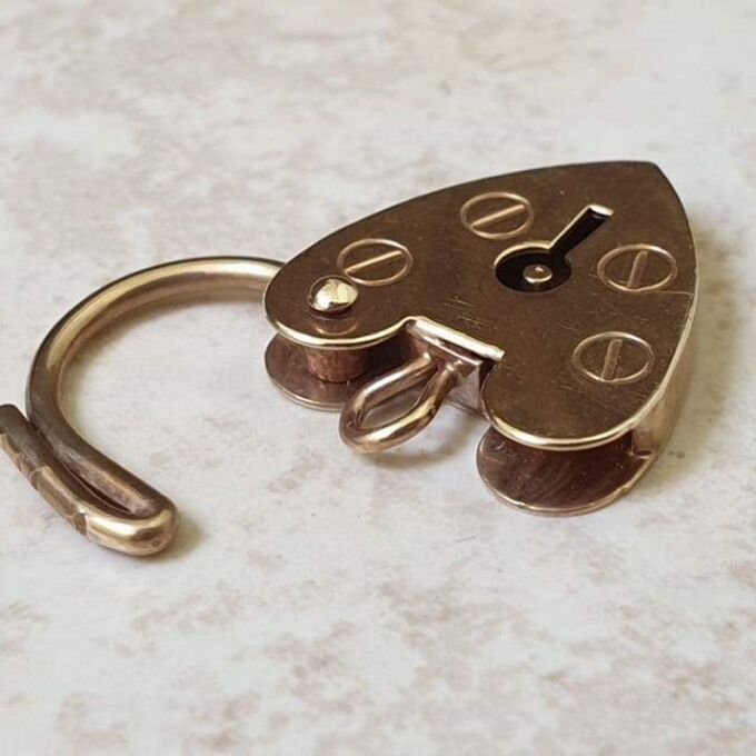 Small Plain Heart Padlock in 9ct Gold