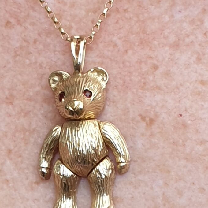 Large Teddy Bear in 9ct Gold