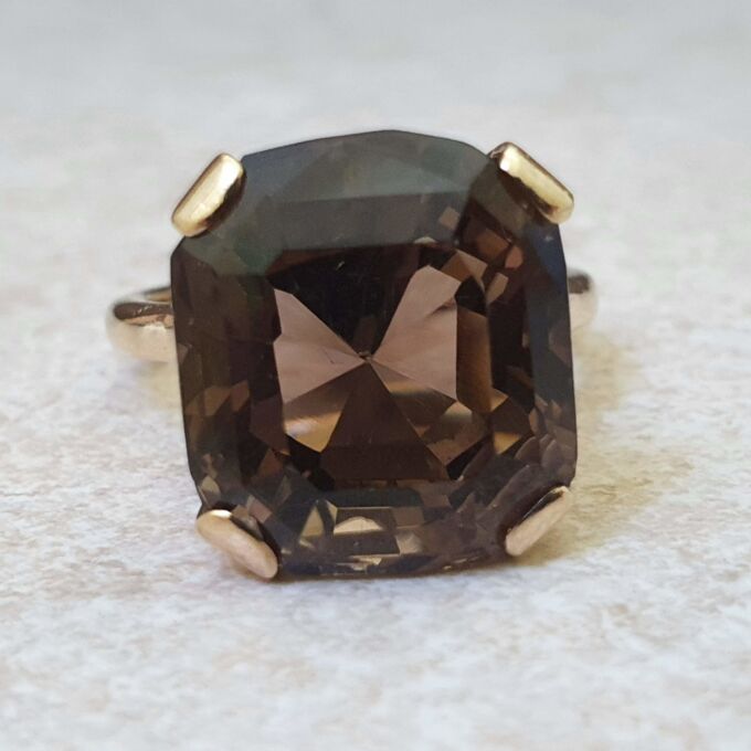 Heavy Smoky Quartz Ring in 9ct Gold.