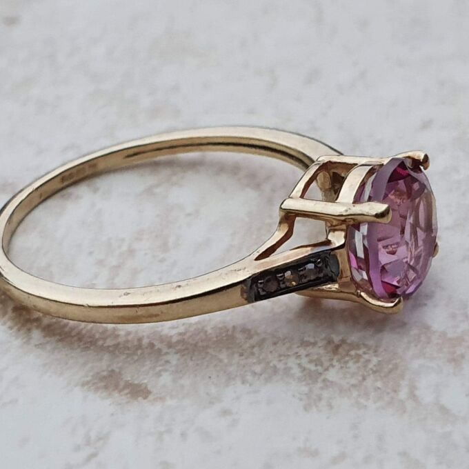 Pink Sapphire Ring in 9ct Gold, a UK R or a US 9.