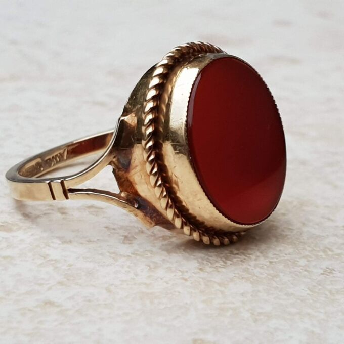 Bold Carnelian Solitaire Ring in 9ct Gold, a UK L 1/2 or a US 6 1/4.