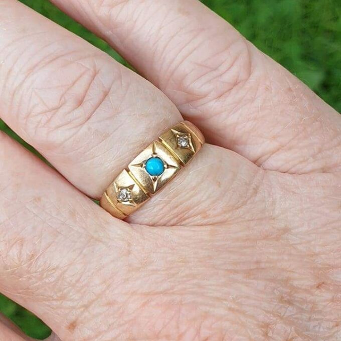 Antique Turquoise and Diamond Ring in 18ct Gold.