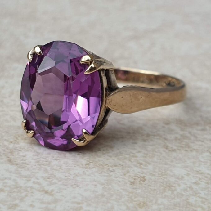 Synthetic Colour Change Sapphire Ring in 9ct Gold,  a UK J1/2 or a US 5 1/4.
