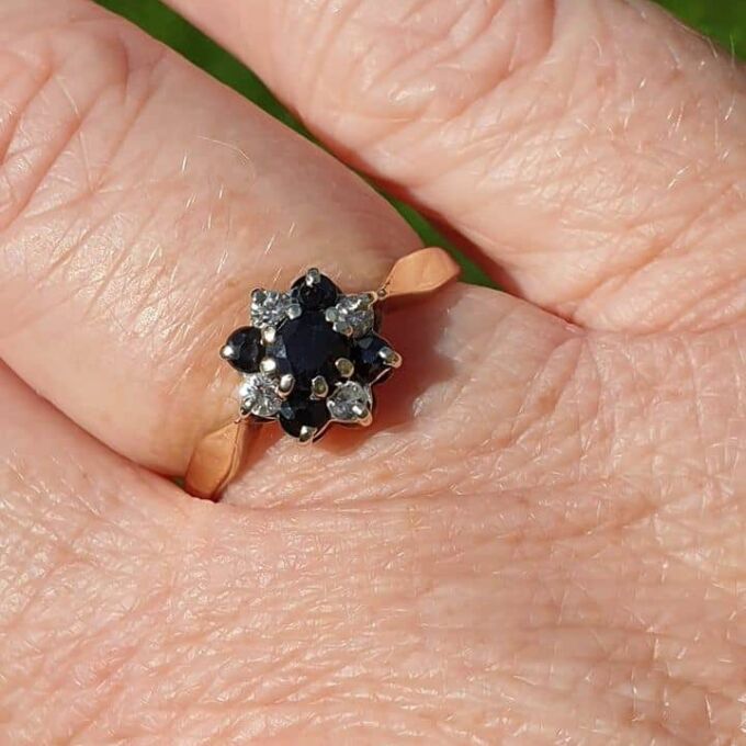 Sapphire and Diamond Ring in 9ct Gold, a UK J 1/2 or a US 5 1/4