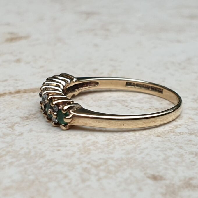 Emerald and Diamond Ring in 9ct Gold, a UK L or a US 6.