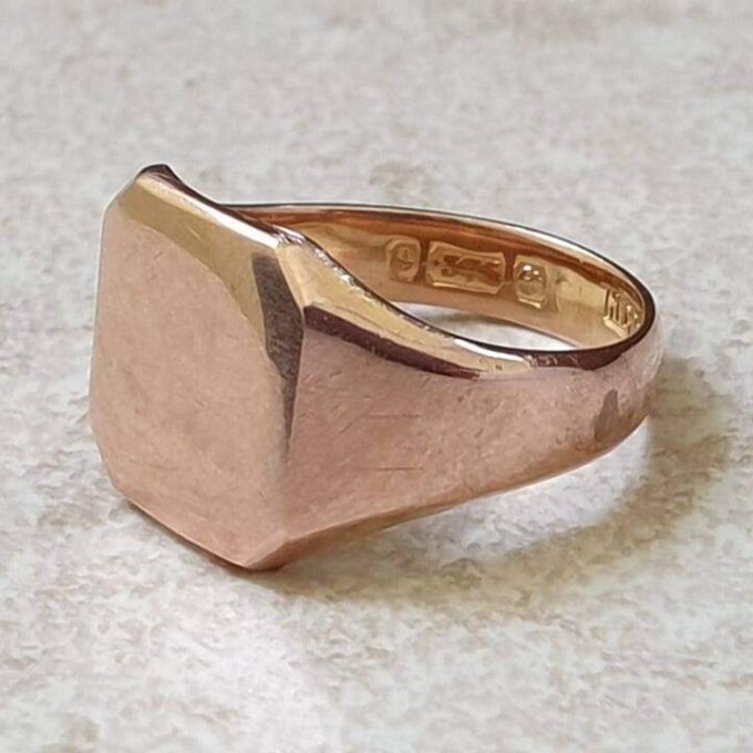 Simple Plain Signet Ring in 9ct Rose Gold, a UK K 1/2 or a US 5 3/4