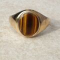 Tigers Eye Signet Ring in 9ct Gold,  a UK S 1/2 or a US 9 3/4.