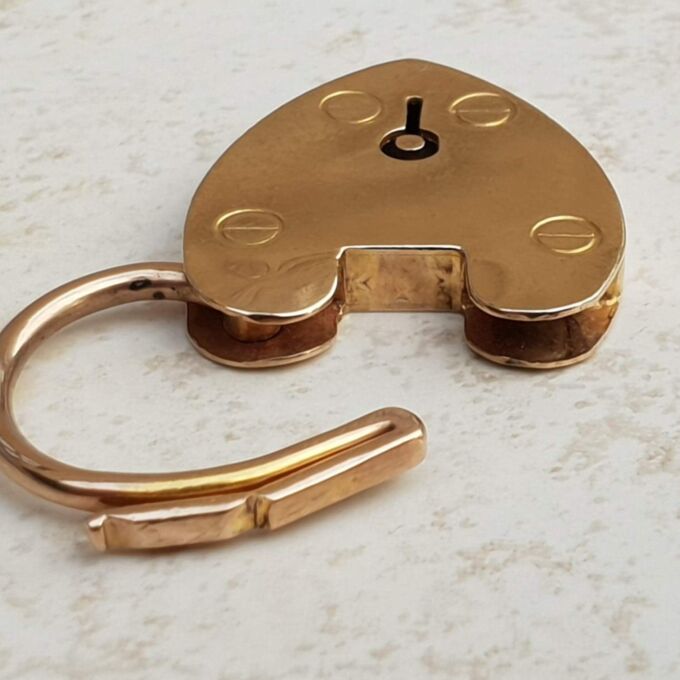 Large Simple Heart Padlock in 9ct Gold
