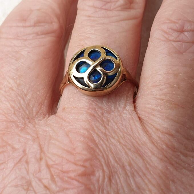 Abalone Shell Ring in 9ct Gold,  a UK R 1/2 or a US 9 1/4