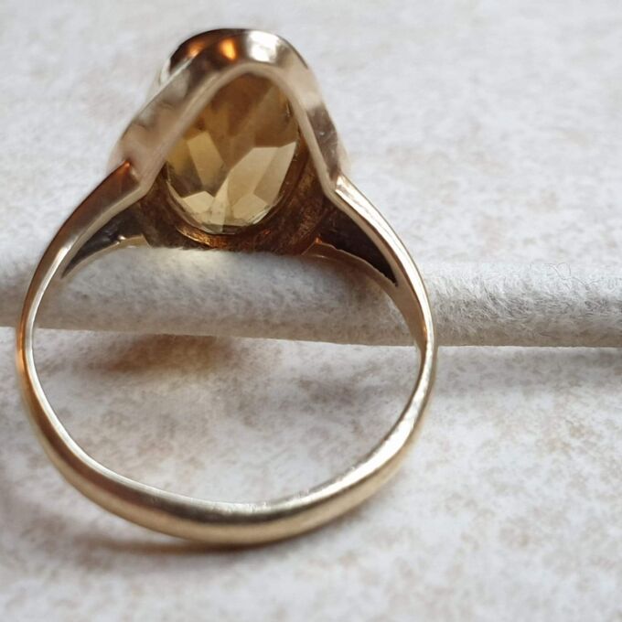 Large Citrine Frame Ring in 9ct Gold, a UK K or a US 5 1/2