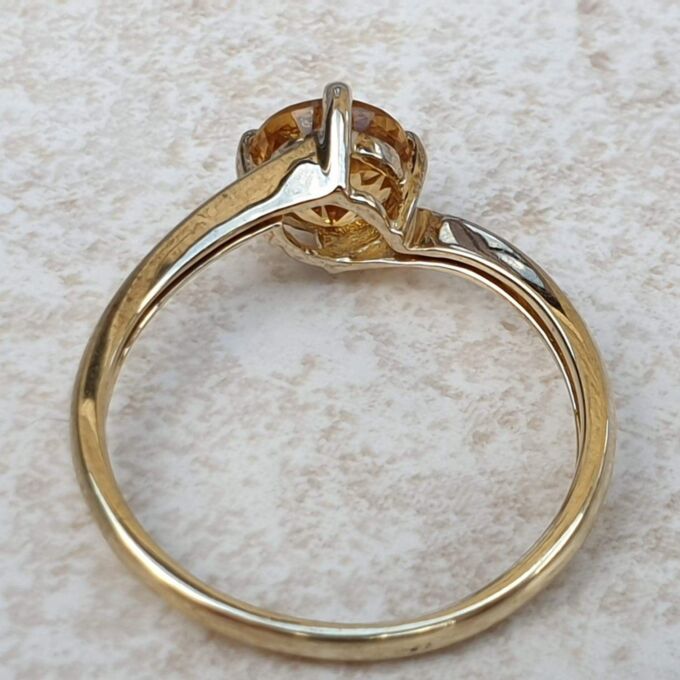 Citrine Solitaire Ring in 9ct Gold.
