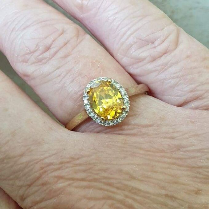 Vibrant Sunshine Yellow Paste Ring in 9ct Gold,  a UK O or a US 7 1/2.