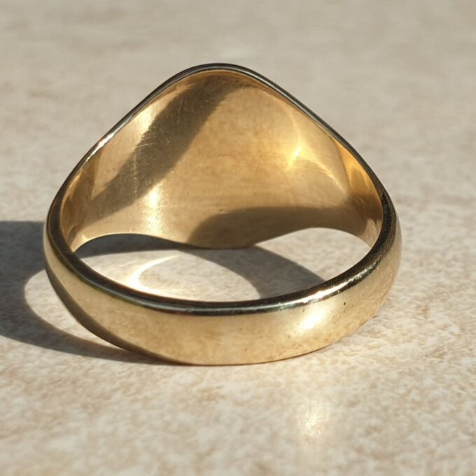 Oval Part Engraved Signet Ring in 9ct Gold.