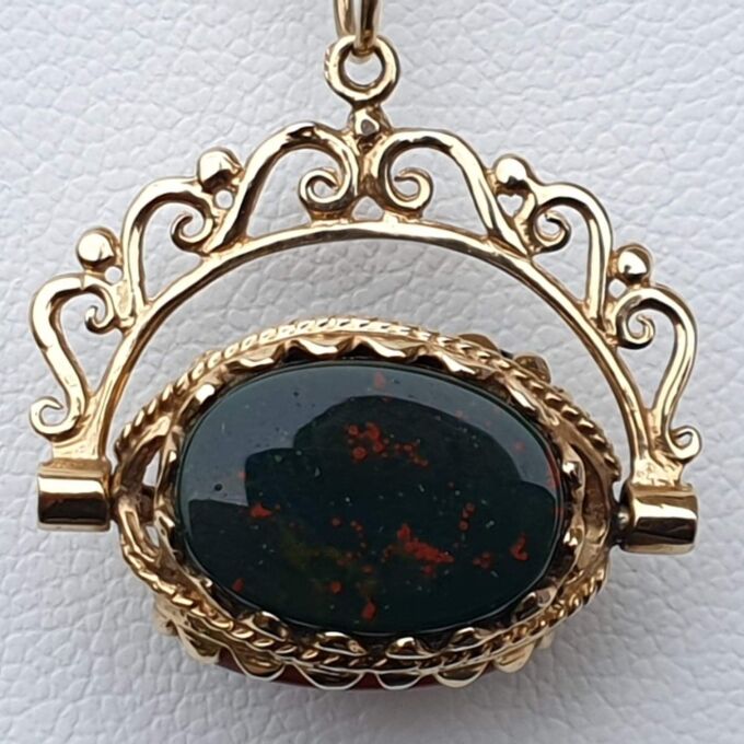 Carnelian, Bloodstone and Onyx Spinner Fob Pendant in 9ct Gold.