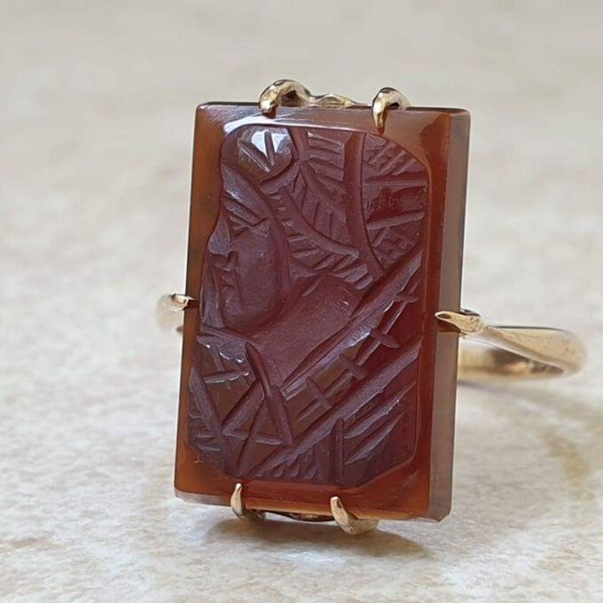 Bold Carnelian Cameo Ring in 9ct Gold, a UK K or a US 5 1/2.