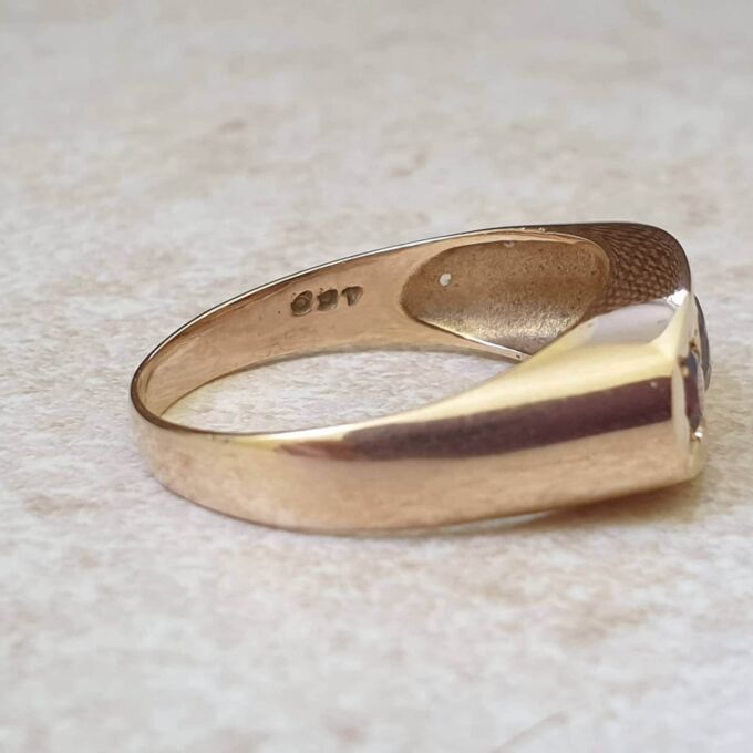 Garnet Set Signet Ring in 9ct Gold, a UK X 1/2 or a US 12