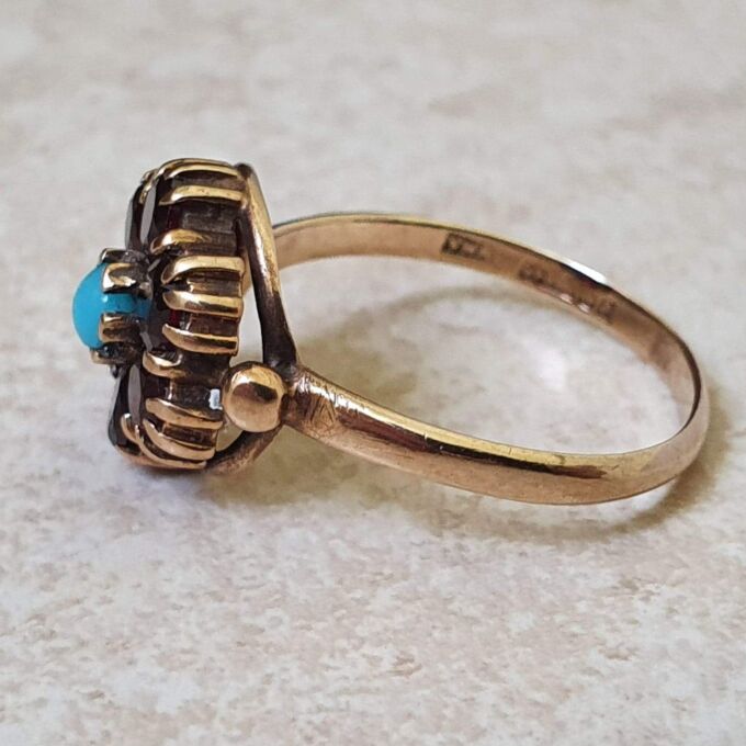 Garnet and Turquoise Ring in 9ct Gold.