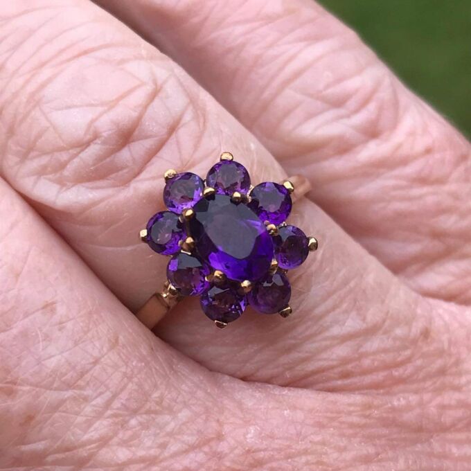 Pretty Amethyst Flower Cluster Ring in 9ct Gold, a UK L 1/2 or a US 6 1/4.