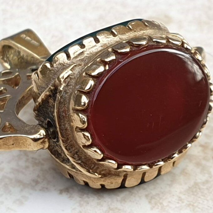 Three Stone Spinner Fob in 9ct Gold.