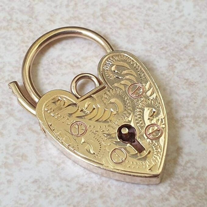 Engraved Front Fully Working Heart Padlock in 9ct Gold