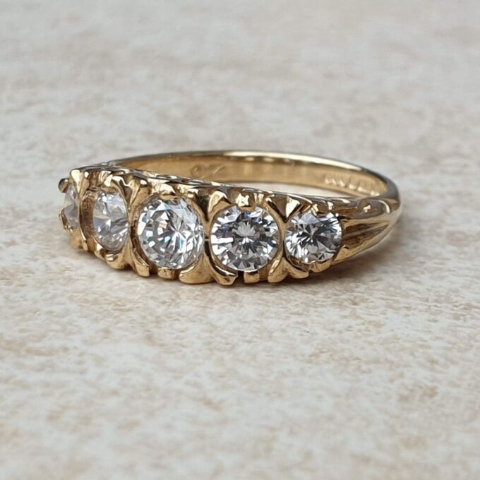 Graduating Paste Five Stone Ring in 9ct Gold,  a UK I 1/2 or a US 4 3/4.