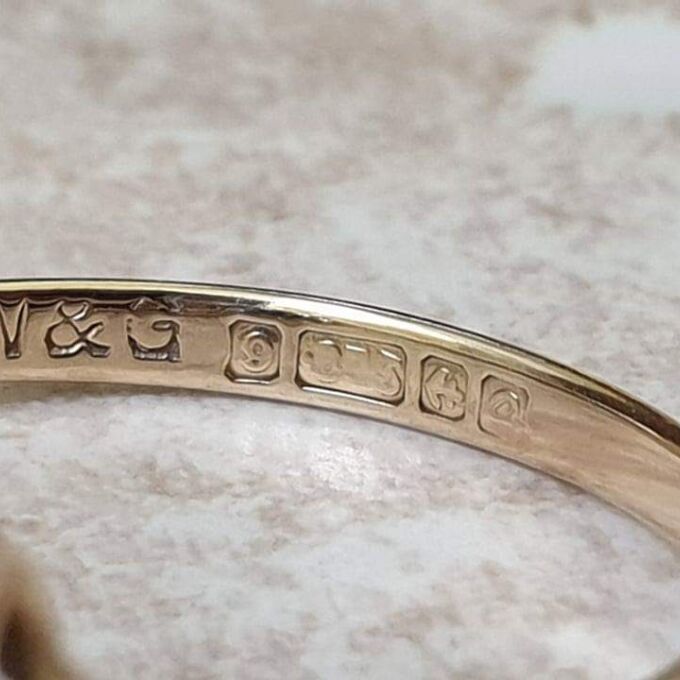 Synthetic Sapphire Ring in 9ct Gold.