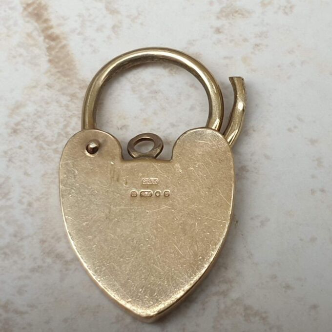Ornate Engraved Heart Padlock in 9ct Gold