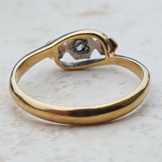 Art Deco Trilogy Diamond Ring in 18ct Gold & Platinum, a UK J 1/2 or a US 5 1/4.