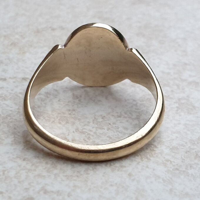 Sunray Signet Ring in 9ct Gold, a UK S 1/2 or a US 9 3/4