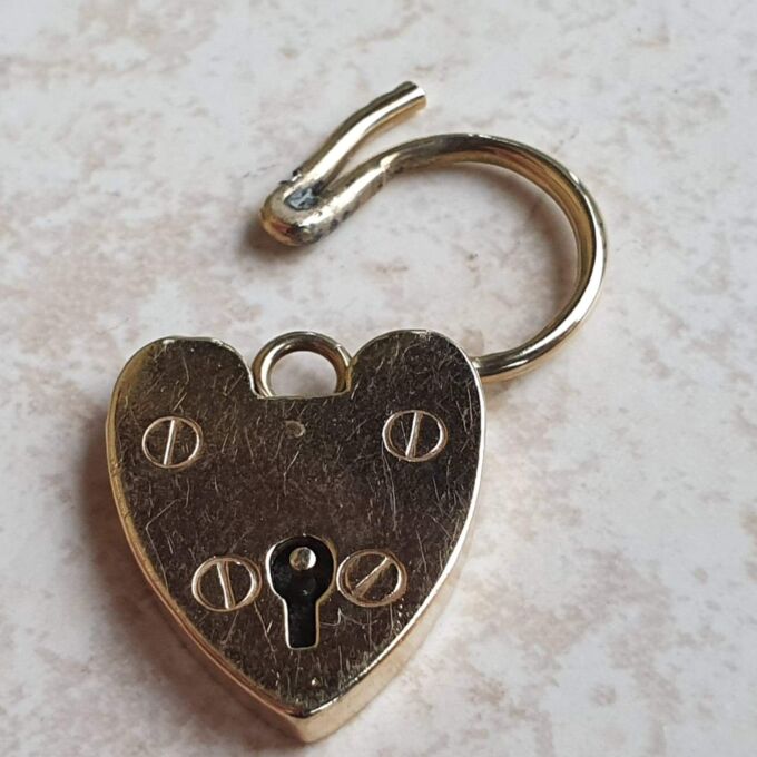 Plain Heart Shaped Padlock in 9ct Gold