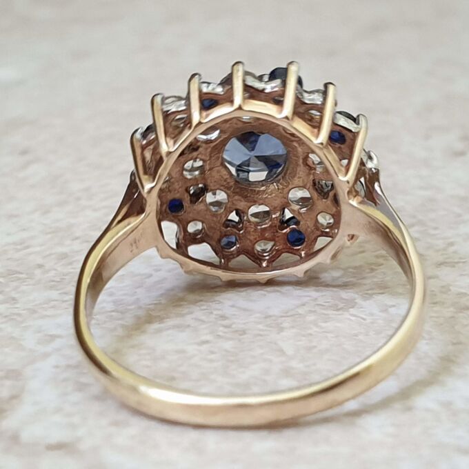 Synthetic Blue Sapphire and Spinel Ring in 9ct Gold, a UK M 1/2 or a US 6 3/4