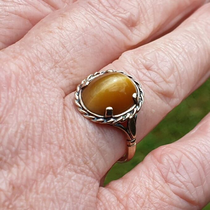 Tigers Eye Ring in 9ct Gold, a UK M 1/2 or a US 6 3/4.