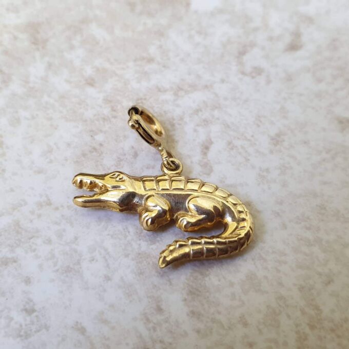 Alligator or Crocodile Charm Pendant in 9ct Gold