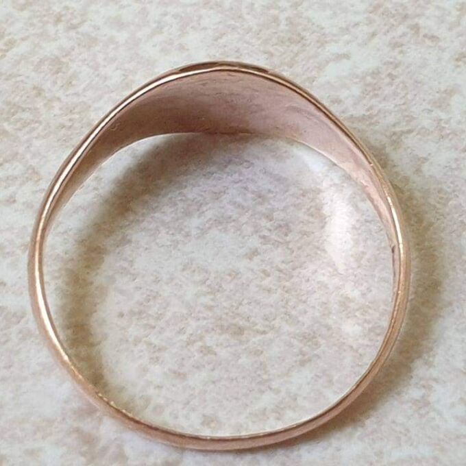 Edwardian Signet Ring in 9ct Rose Gold.