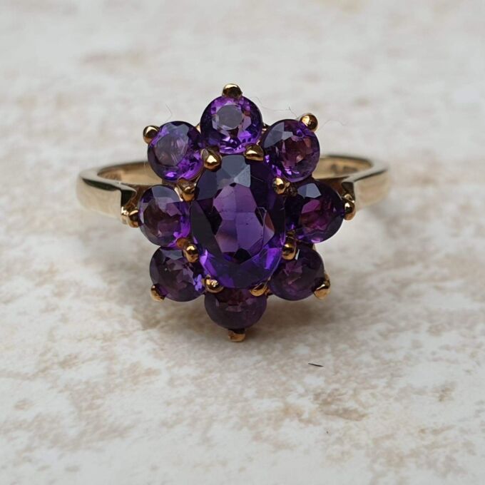Pretty Amethyst Flower Cluster Ring in 9ct Gold, a UK L 1/2 or a US 6 1/4.