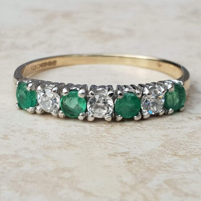 Sparkly Green and White CZ Ring in 9ct Gold, a UK P or a US 8.