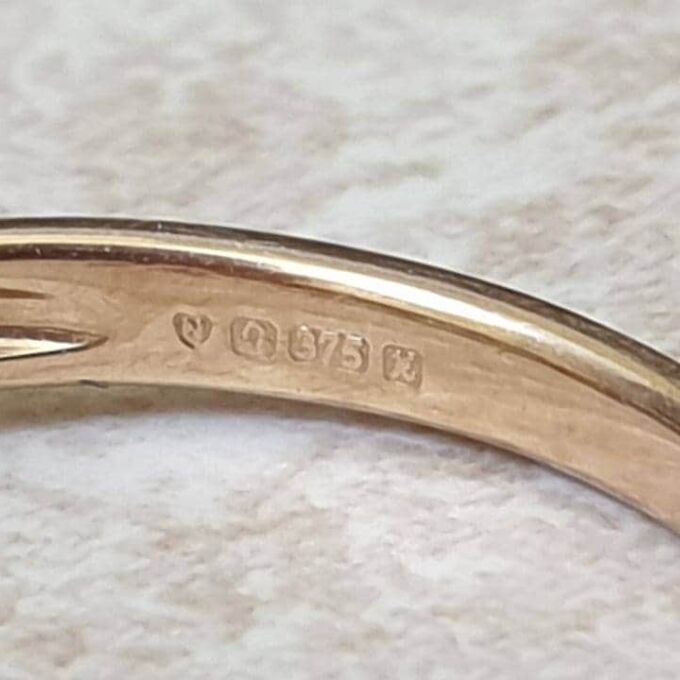 Reserved – Rainbow Multi Stone Ring in 9ct Gold, a UK M 1/2 or a US 6 1/2