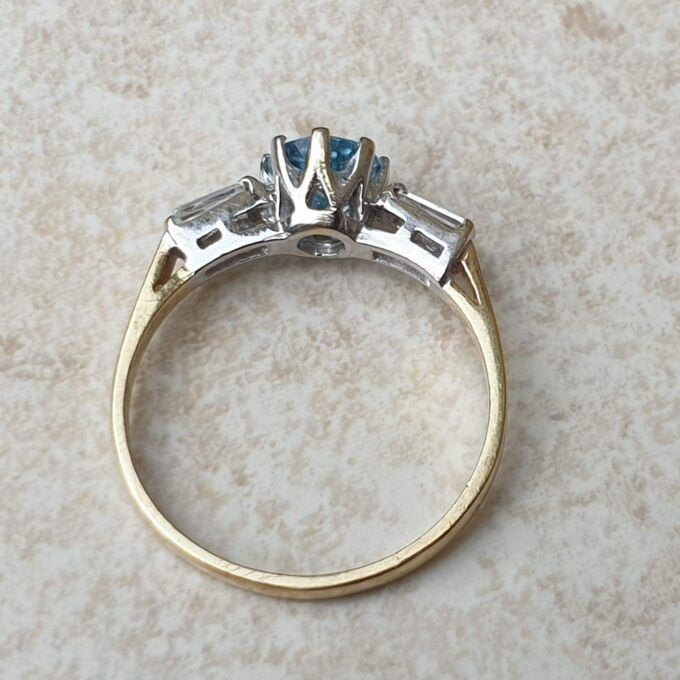 Topaz and Ring in 9ct Gold,  a UK O or a US 7 1/2