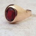 Red Paste Signet Ring in 9ct Gold,  a UK J or a US 5 1/4