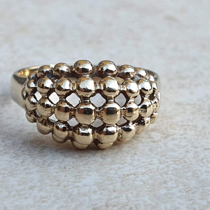 Bombe Ring in 9ct Gold, a UK O or a US 7 1/2