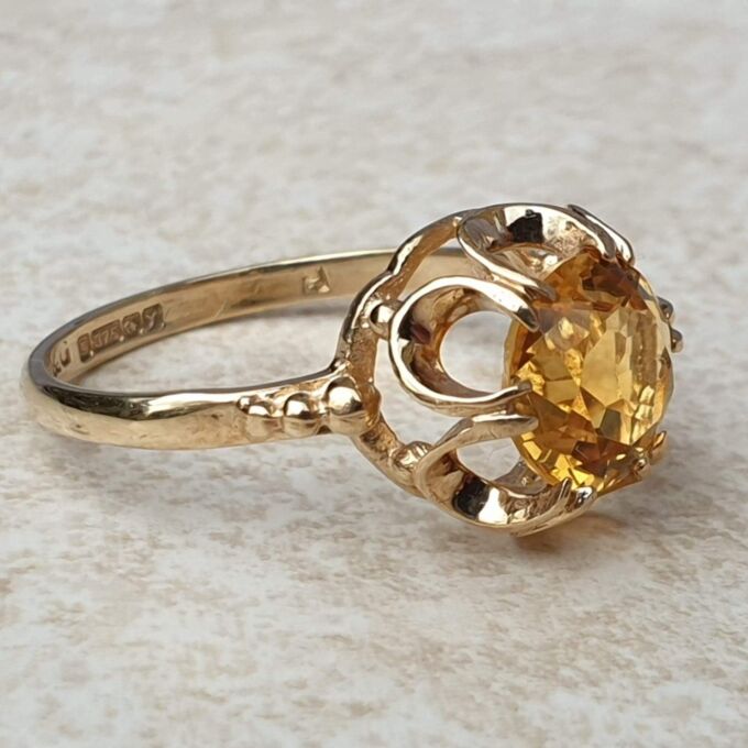 Citrine Solitaire Ring in 9ct Gold, a UK O or a US 7 1/2.
